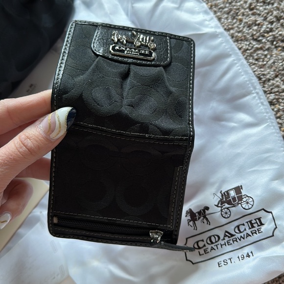 COACH SIGNATURE COLLECTION!!!! Purse and WALLET DUO! - Picture 15 of 17